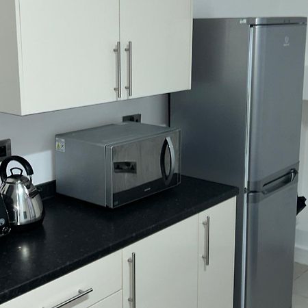 Lovely 1 Bed Apartment In Salford Manchester Zewnętrze zdjęcie